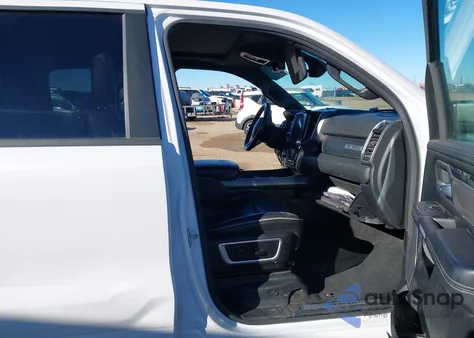 2020 Ram 1500 Laramie 4X4 5'7 Box z USA, uszkodzony, nr VIN 1C6SRFJT4LN264573